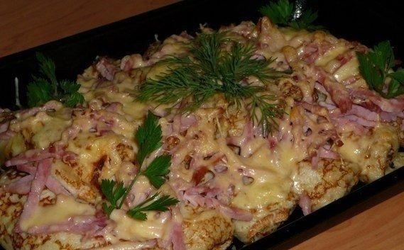 Рецепт: Фаршированные блины, запеченные под сыром