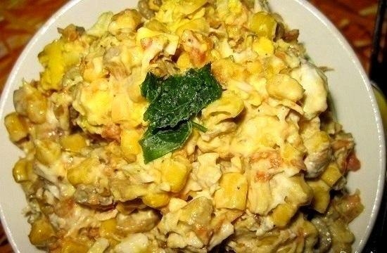 Рецепт: Салат с кукурузой и грибами