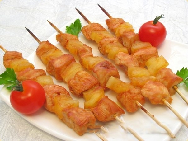 Рецепт: Шашлык в духовке из курицы и ананаса