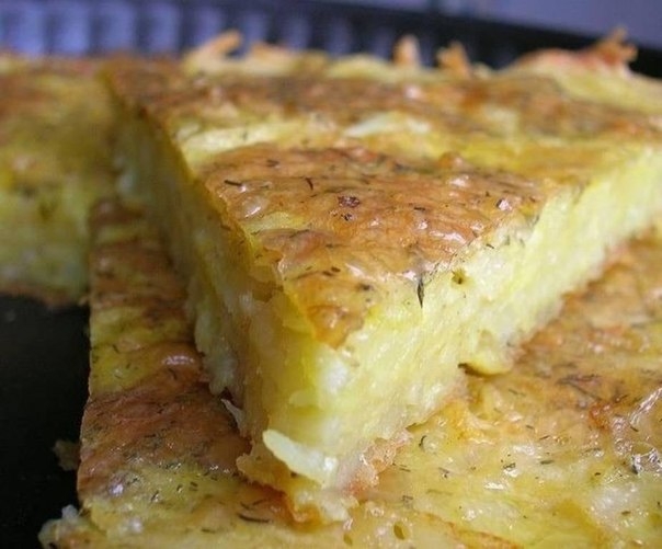 Рецепт: Запеканка из тертого картофеля с сыром и чесноком
