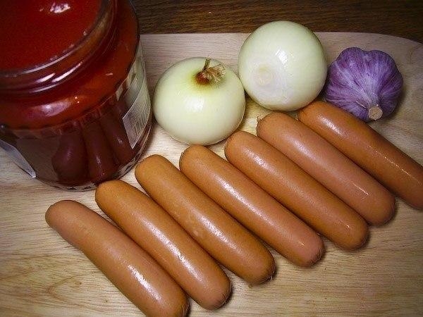 Рецепт: Томатный суп с сосисками