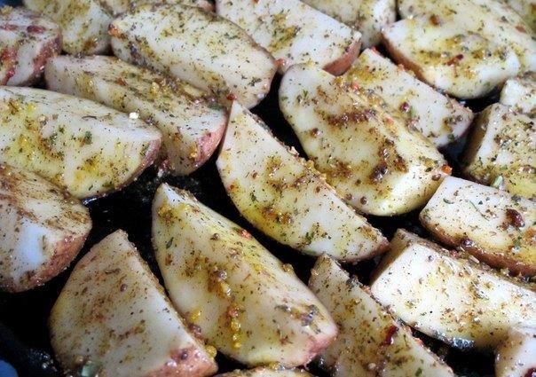 Рецепт: Как приготовить картофель по-деревенски