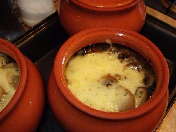 Рецепт: Мясо в горшочке с картофелем и сыром Рецепт: Мясо в горшочке с картофелем и сыром