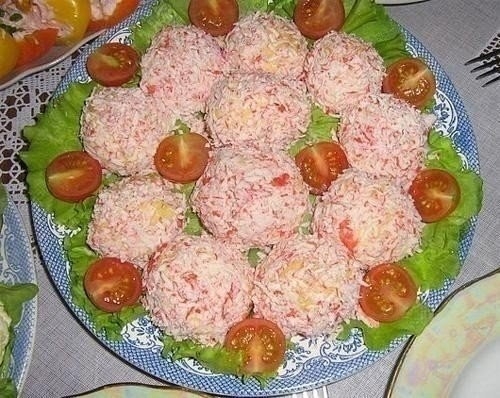 Рецепт: Закуска "Рафаэлло" - вкусное и красивое блюдо из яиц, сыра и чеснока - обязательно порадует Рецепт: Закуска "Рафаэлло" - вкусное и красивое блюдо из яиц, сыра и чеснока - обязательно порадует