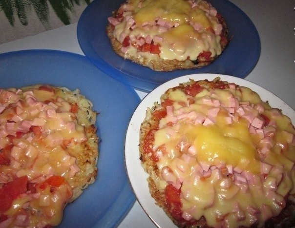 Рецепт: Молниеносная картофельная пицца на сковородке !!!