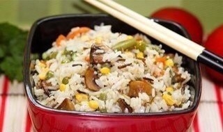 Рецепт: Невероятно вкусный рис с овощами и грибами Рецепт: Невероятно вкусный рис с овощами и грибами