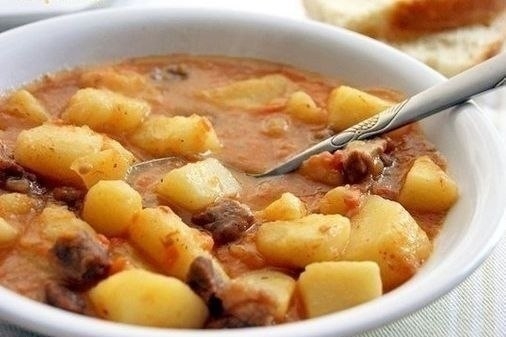 Рецепт: Картошечка, тушенная с мясом (как в д/садике).