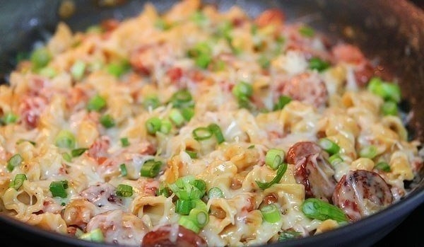 Рецепт: МАКАРОНЫ С СОСИСКАМИ
