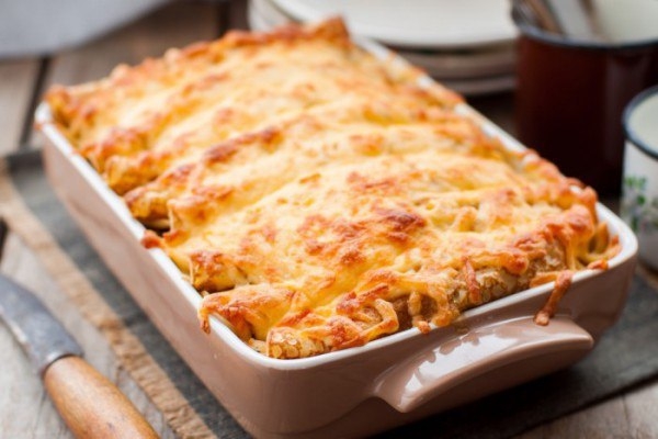 линная запеканка с сыром и ветчиной