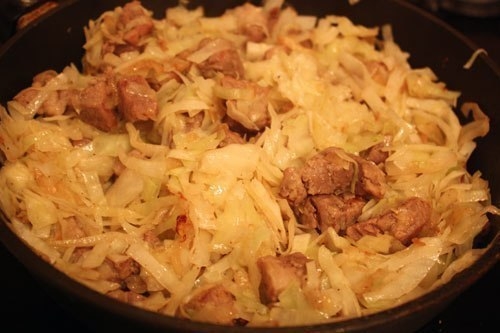 Капуста, тушеная с мясом