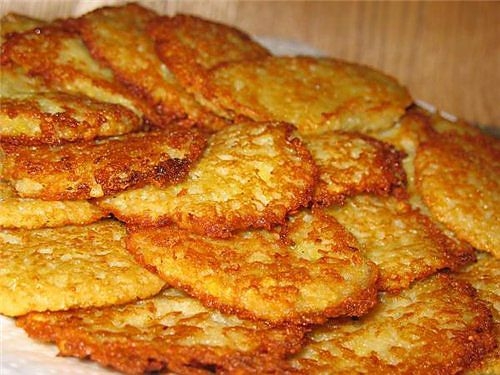 Очень дешево, просто и вкусно - драники. Очень дешево, просто и вкусно - драники.