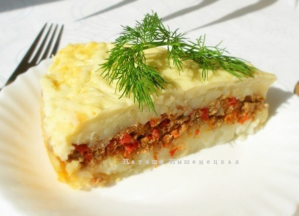 Картофельная запеканка с мясом и соусом Бешамель. Картофельная запеканка с мясом и соусом Бешамель.