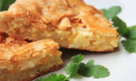 Шарлотка на кефире – необычайно вкусный пирог! Шарлотка на кефире – необычайно вкусный пирог!