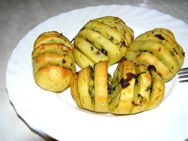 Запеченный картофель-гармошка