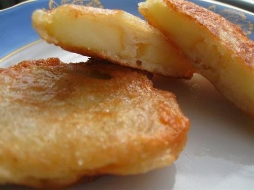 Оладьи со свежими яблоками