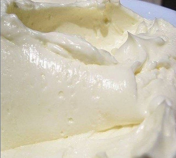 Крем делается так просто и быстро, а получается такой вкусный! Сливочный крем за 5 минут - настоящая