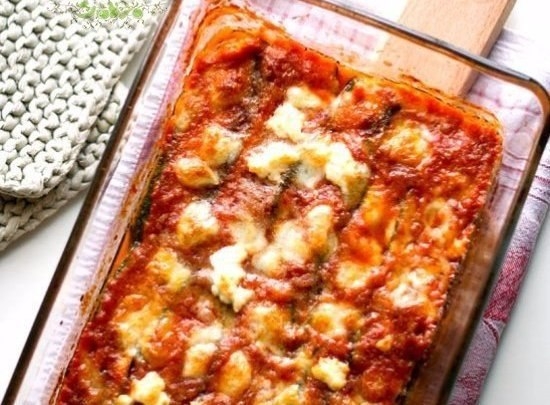 ЗАПЕЧЕННЫЕ КАБАЧКИ С СЫРОМ И ТОМАТОМ