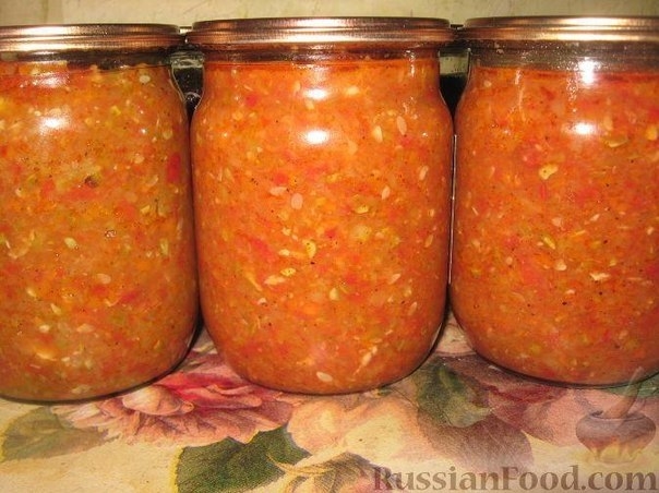 Острая аджика из кабачков с помидорами