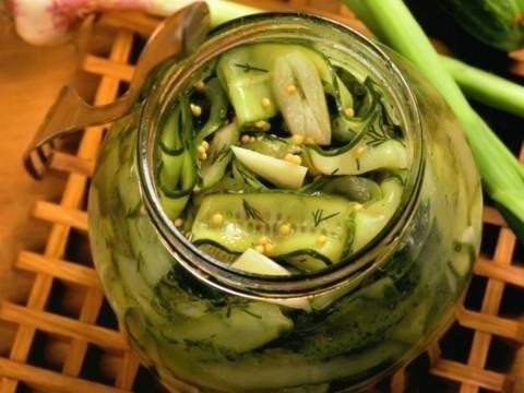 Маринованные огуречные пластинки