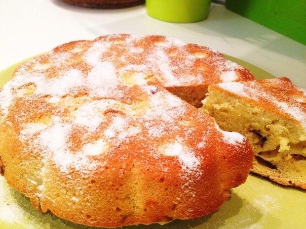 Пирог с творогом и грушей