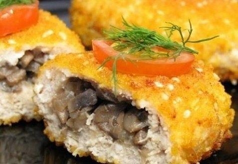 Котлеты из индейки с грибной начинкой
