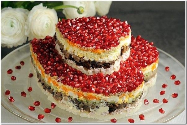 Удивите своих гостей этим сказочно красивым и безумно вкусным салатом! Уверенна, равнодушных не буде