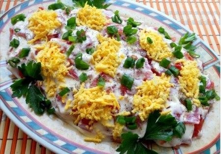 Сельдь под помидорной шубкой