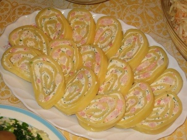 Предлагаю попробовать "Сырный рулет "