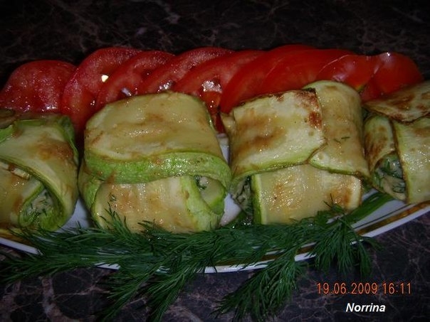 Кабачки с плавленым сыром и зеленью