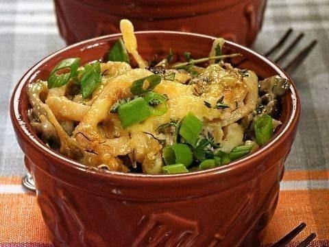 Жюльен из шампиньонов с кальмарами. Жюльен из шампиньонов с кальмарами.