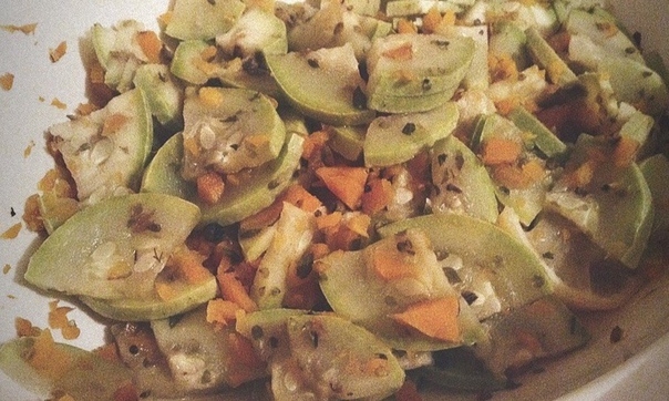 Кабачки, тушенные в пароварке