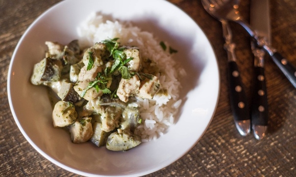 Карри с курицей и баклажаном