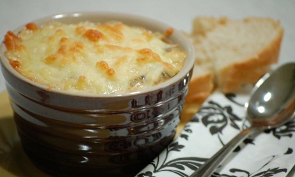 Жюльен с говядиной и шампиньонами