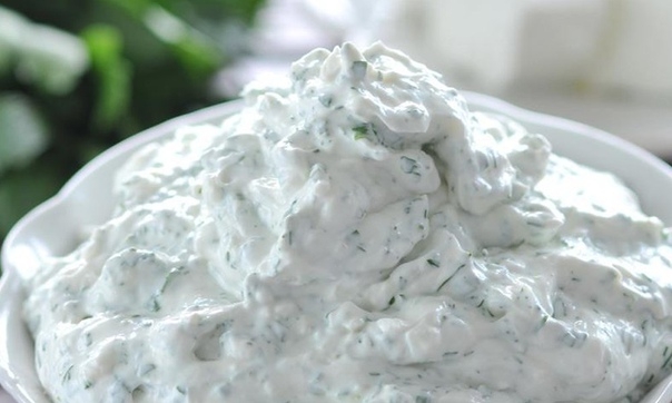 Фета с чесноком и зеленью Фета с чесноком и зеленью