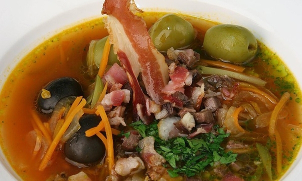 Мясная солянка с копченостями и пряными травами Мясная солянка с копченостями и пряными травами