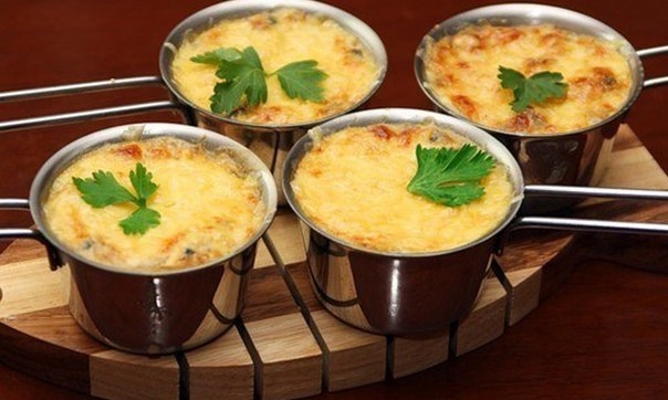 Жюльен с курицей и вешенками Жюльен с курицей и вешенками