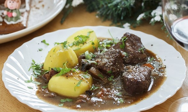 Мясо по-бургундски Мясо по-бургундски