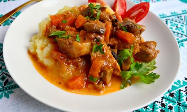 Мясо со сметанной подливкой