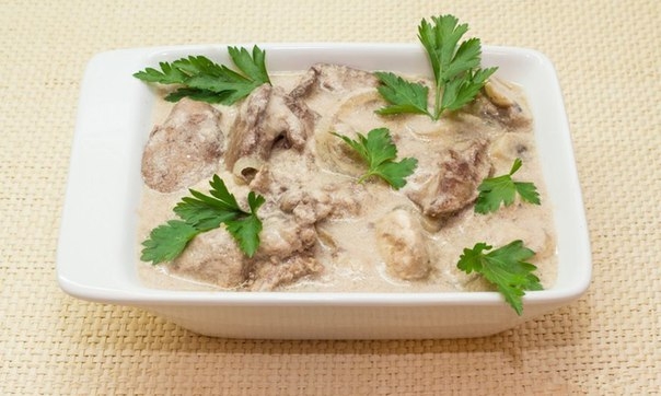 Куриные сердечки со сливками