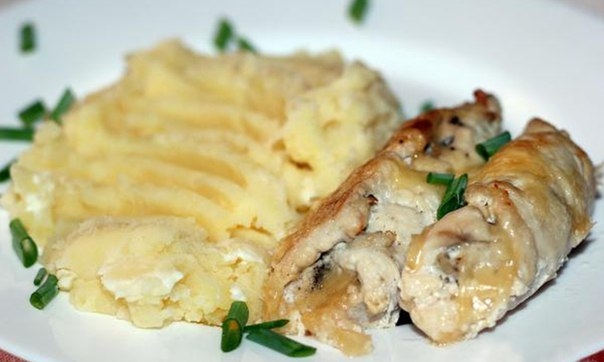 Куриные рулетики с ветчиной и сыром