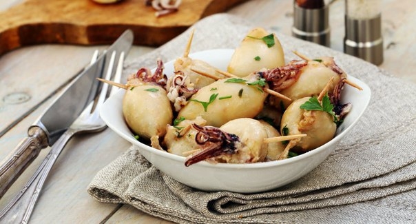 Кальмары, фаршированные анчоусами Кальмары, фаршированные анчоусами