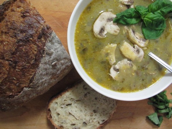 Суп с шампиньонами и картофелем Суп с шампиньонами и картофелем