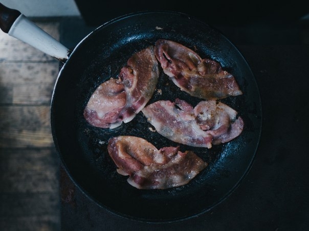 Как выбрать вкусный и полезный бекон?