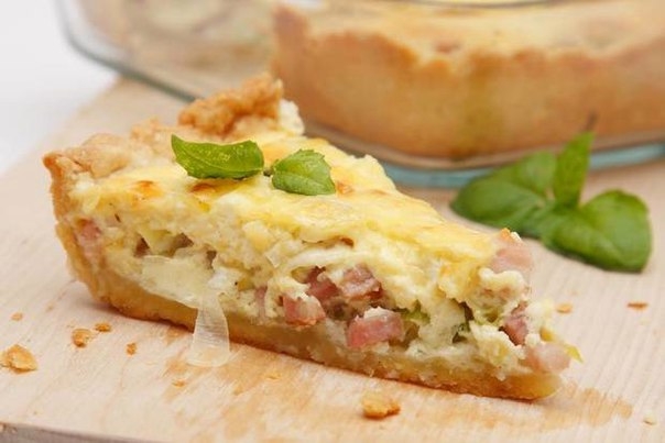 Киш с ветчиной и сыром Киш с ветчиной и сыром