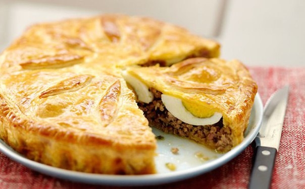 Пирог с фаршем и яйцами