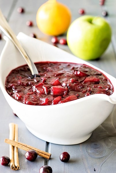 Клюквенный соус с апельсином и корицей