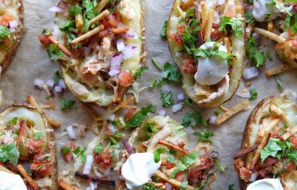 Картофель, фаршированный курицей и луком Картофель, фаршированный курицей и луком