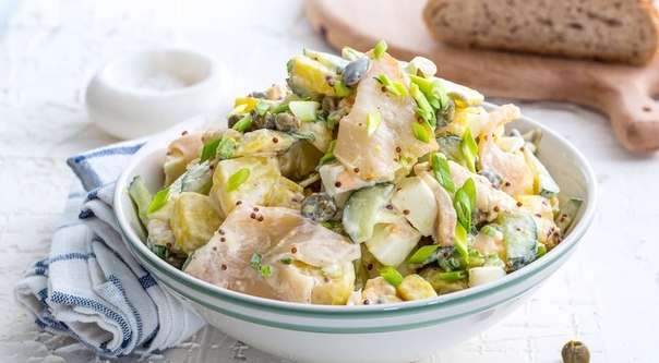 Салат из картофеля с масляной рыбой