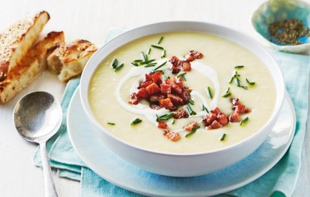Картофельный крем-суп с беконом и зеленым луком