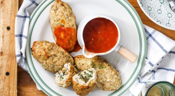 Мясные зразы с сыром и травами